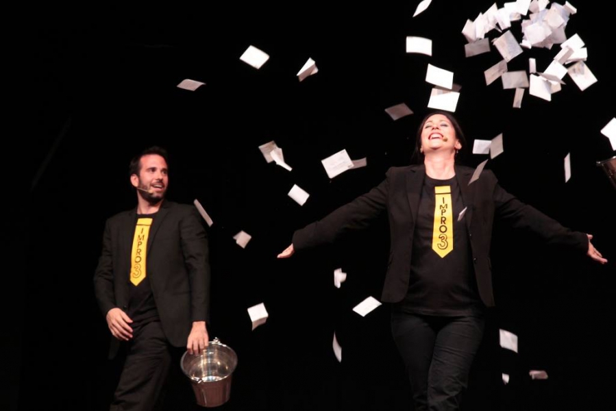 Teatro Indigesto (España, Aragón). 'Impro al cubo'. Viernes 3 de julio. Plaza de San Miguel. NOCTE 2015  Foto de Andrea Auset.